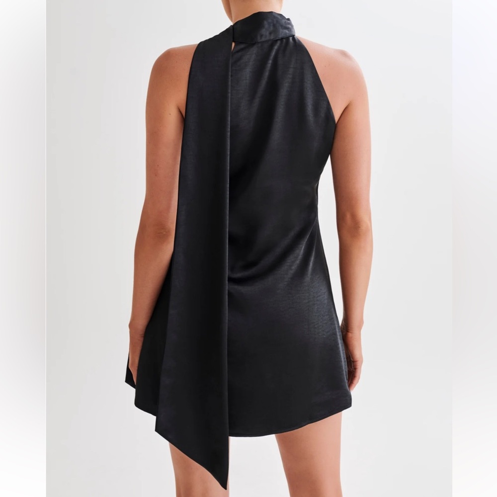 Meshki Aubriella Dress - Picture 2 of 8